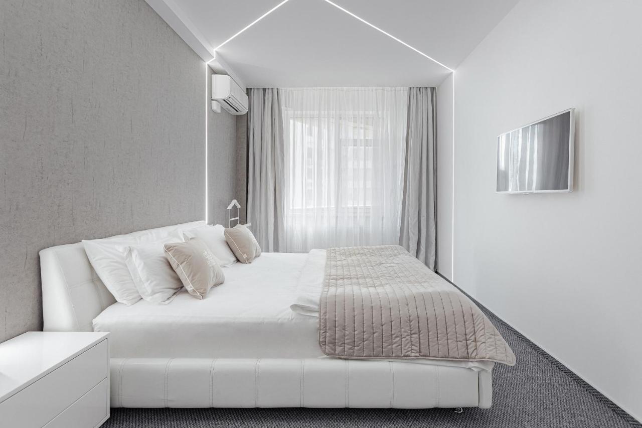 Royal Apartment Odessa Exterior foto
