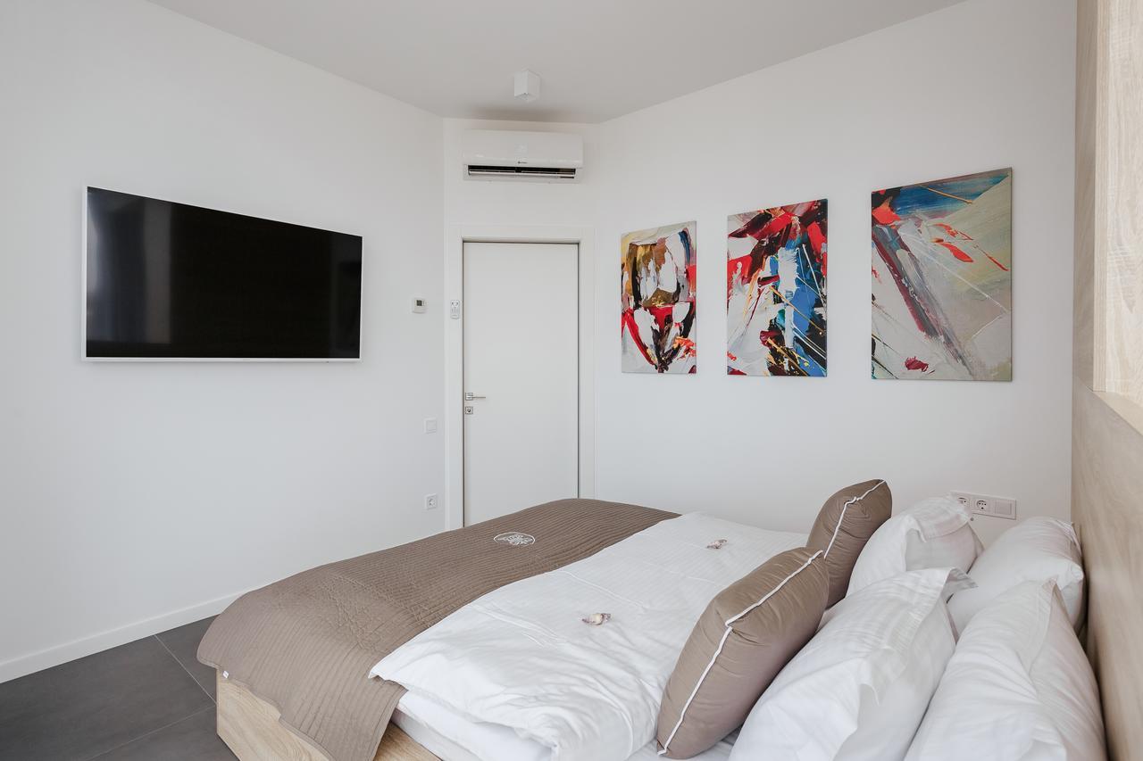 Royal Apartment Odessa Exterior foto